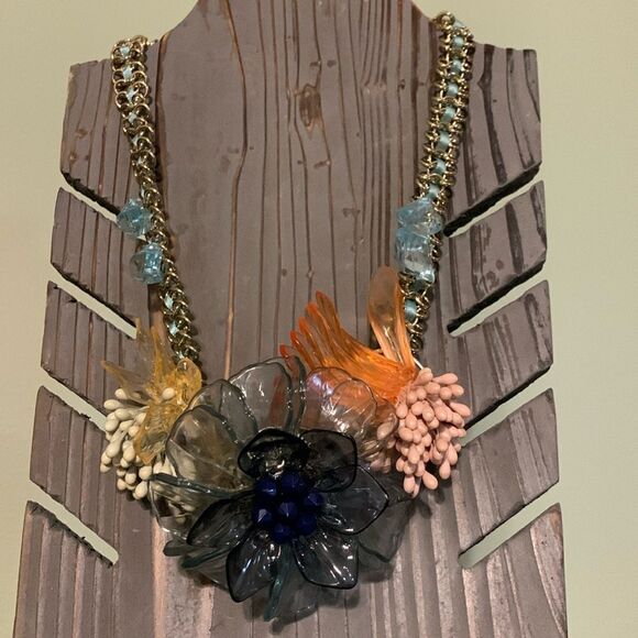 Plunder necklace with ribbon/chain intertwined and large detail flowers - Picture 1 of 9